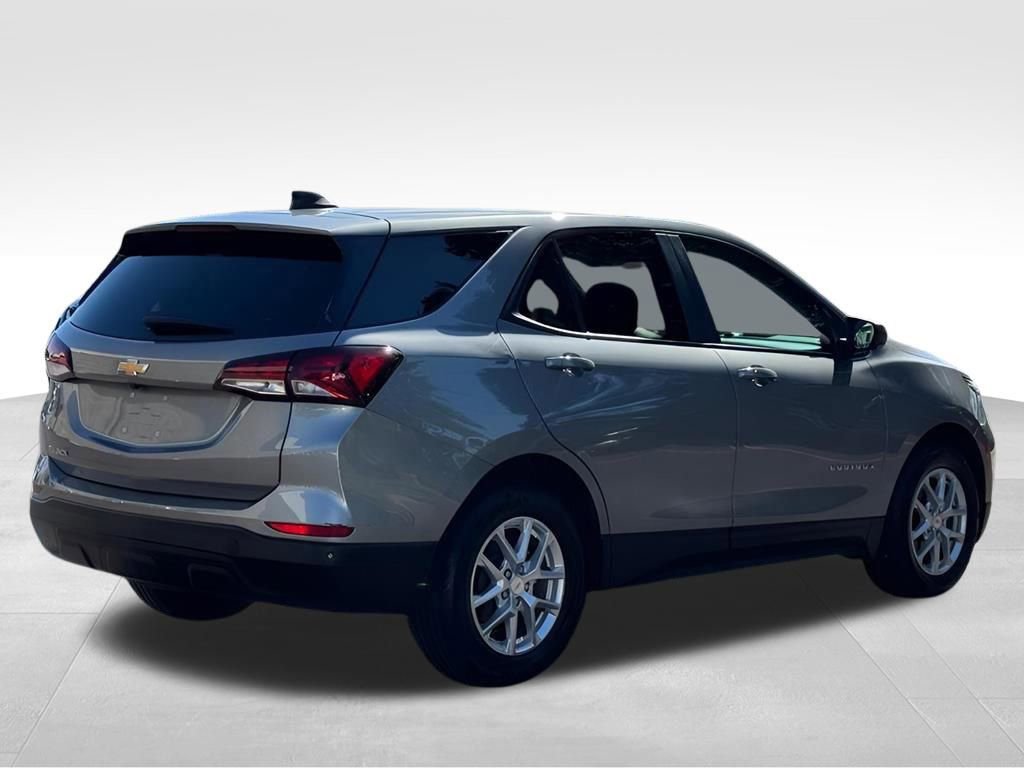 Certified 2023 Chevrolet Equinox LS w/ LS Convenience Package image 5