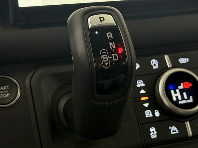 New 2025 Land Rover Defender 110 V8 image 38