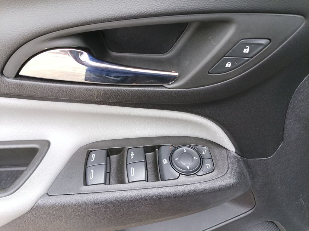 Used 2024 Chevrolet Equinox LS FWD image 15