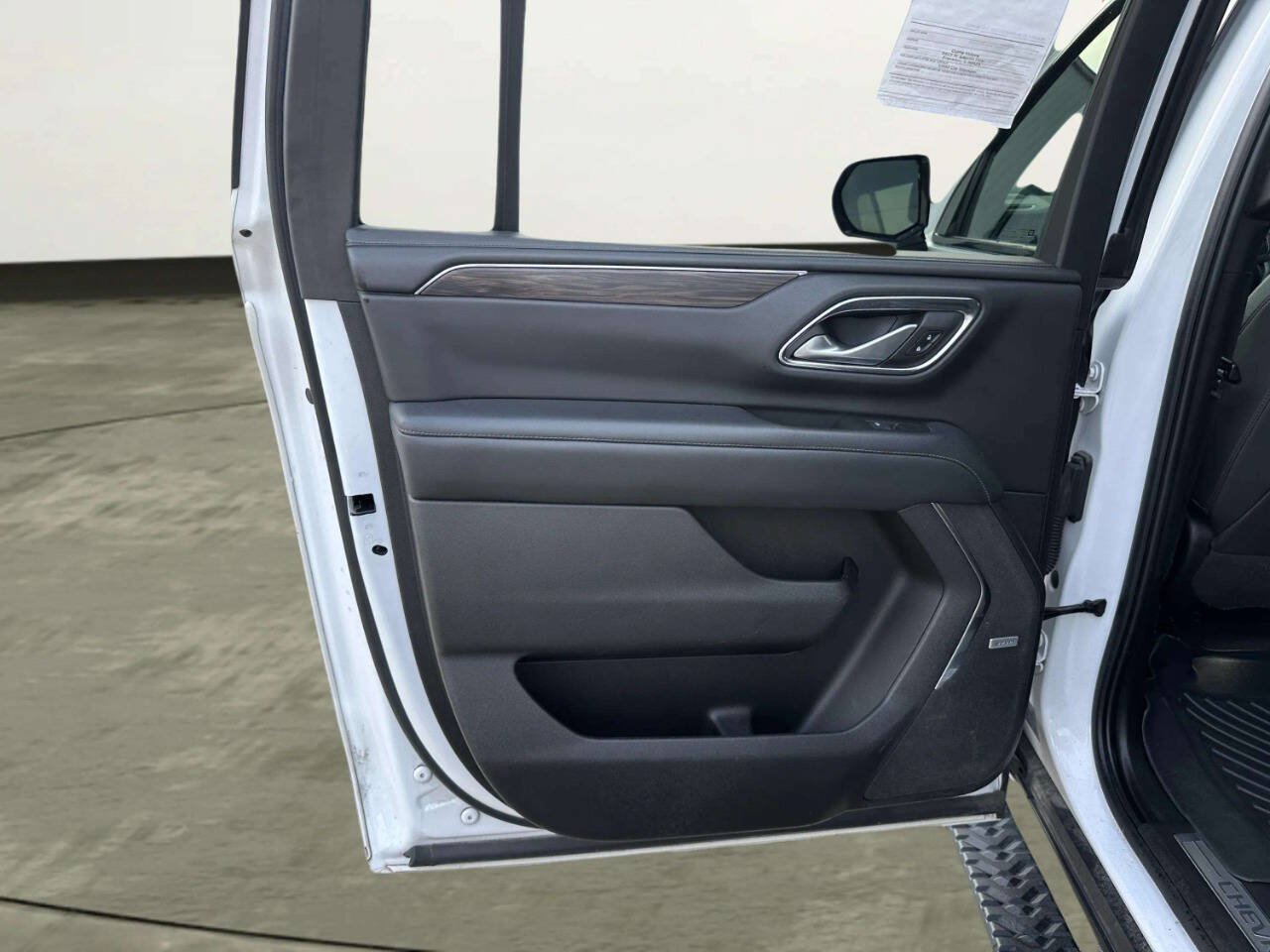 Used 2022 Chevrolet Suburban Z71 AWD/4WD image 17