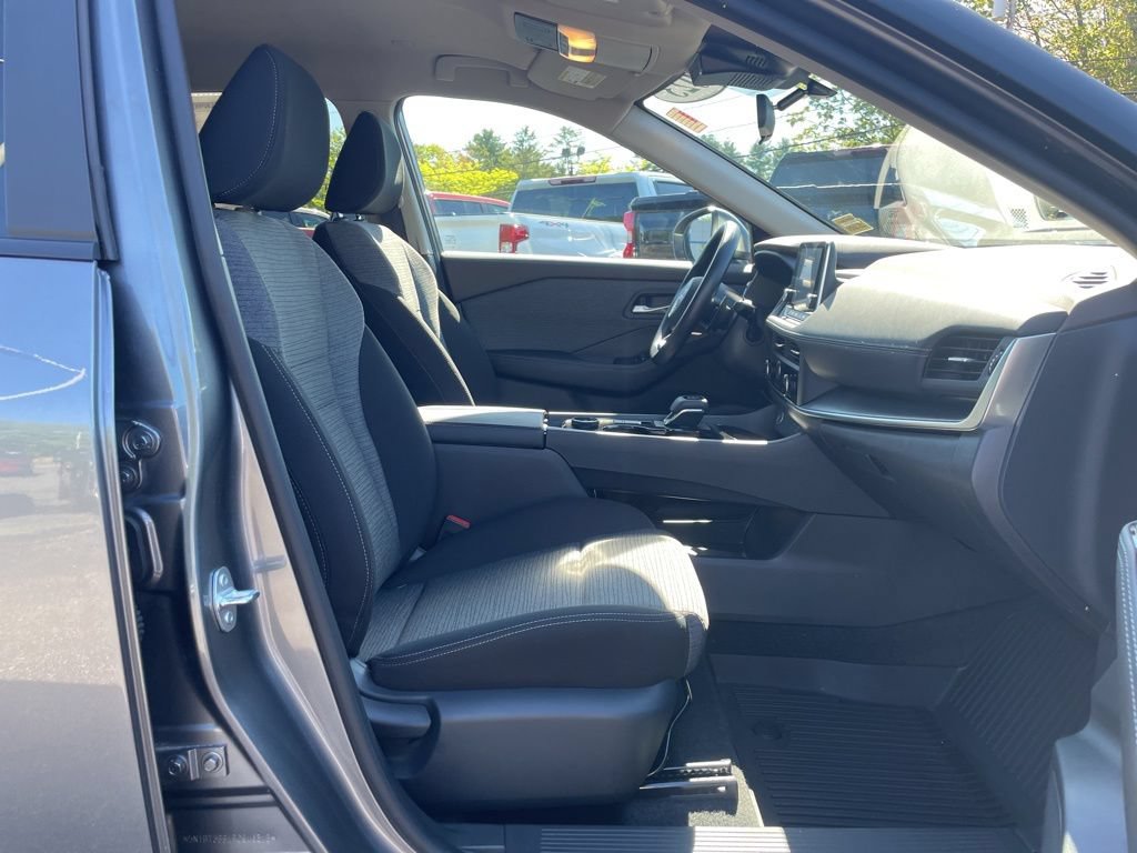 Used 2023 Nissan Rogue SV AWD/4WD image 29