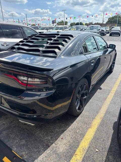 Used 2021 Dodge Charger SXT w/ Blacktop Package RWD image 3