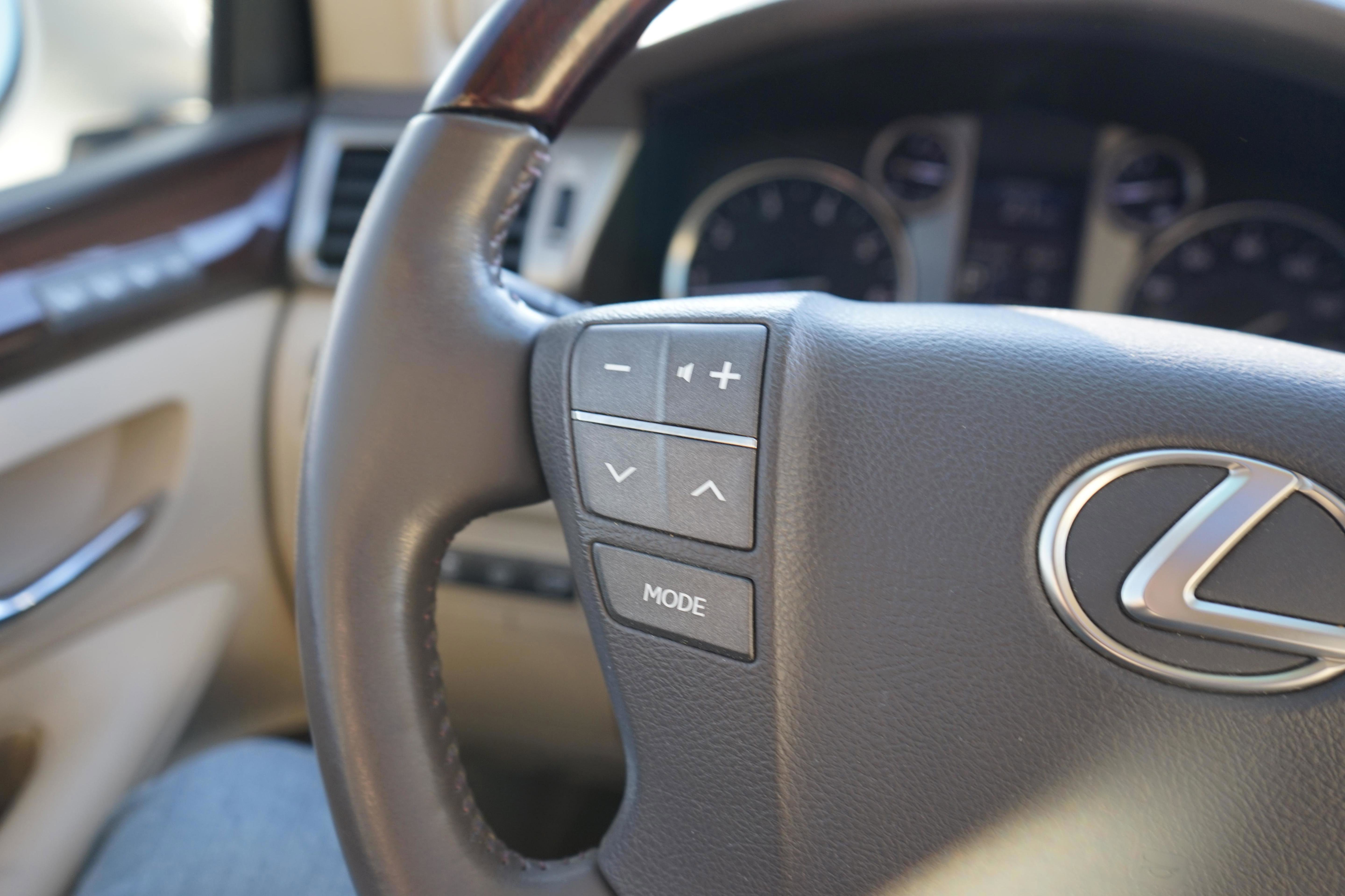 Used 2014 Lexus LX 570 4WD image 15