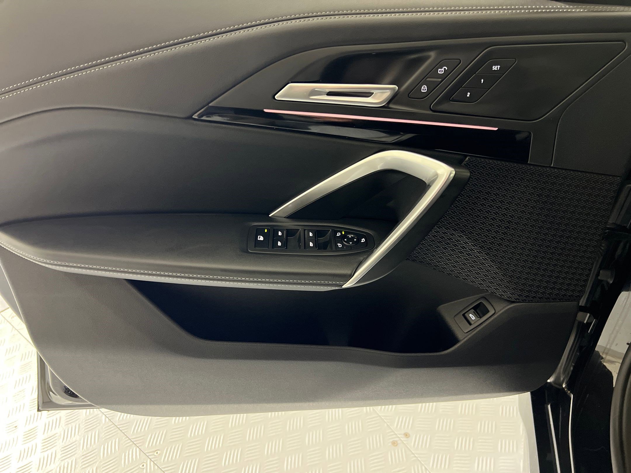 Used 2026 BMW X1 xDrive28i w/ Technology Package image 13