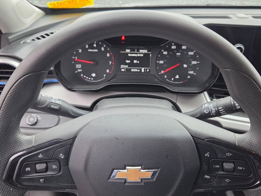 Used 2024 Chevrolet Trax LS image 21