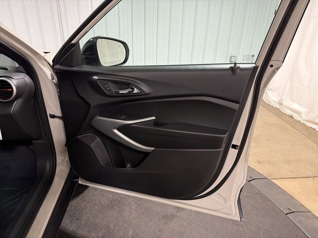 New 2026 Chevrolet Trax RS image 20