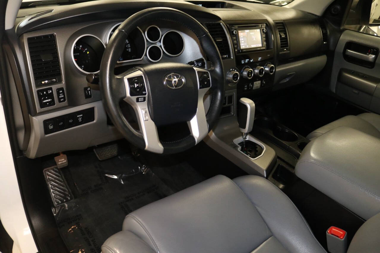 Used 2017 Toyota Sequoia Limited w/ Safety & Convenience Package AWD/4WD image 83