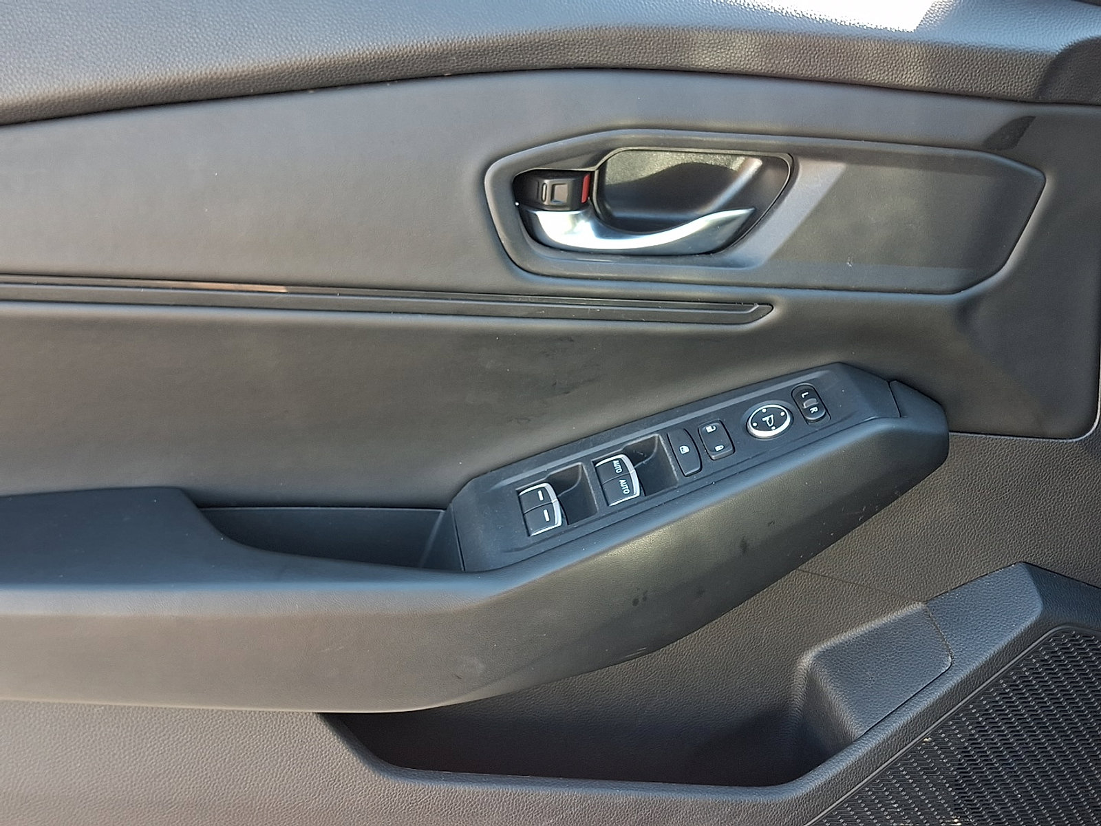 Used 2023 Honda Accord EX image 12