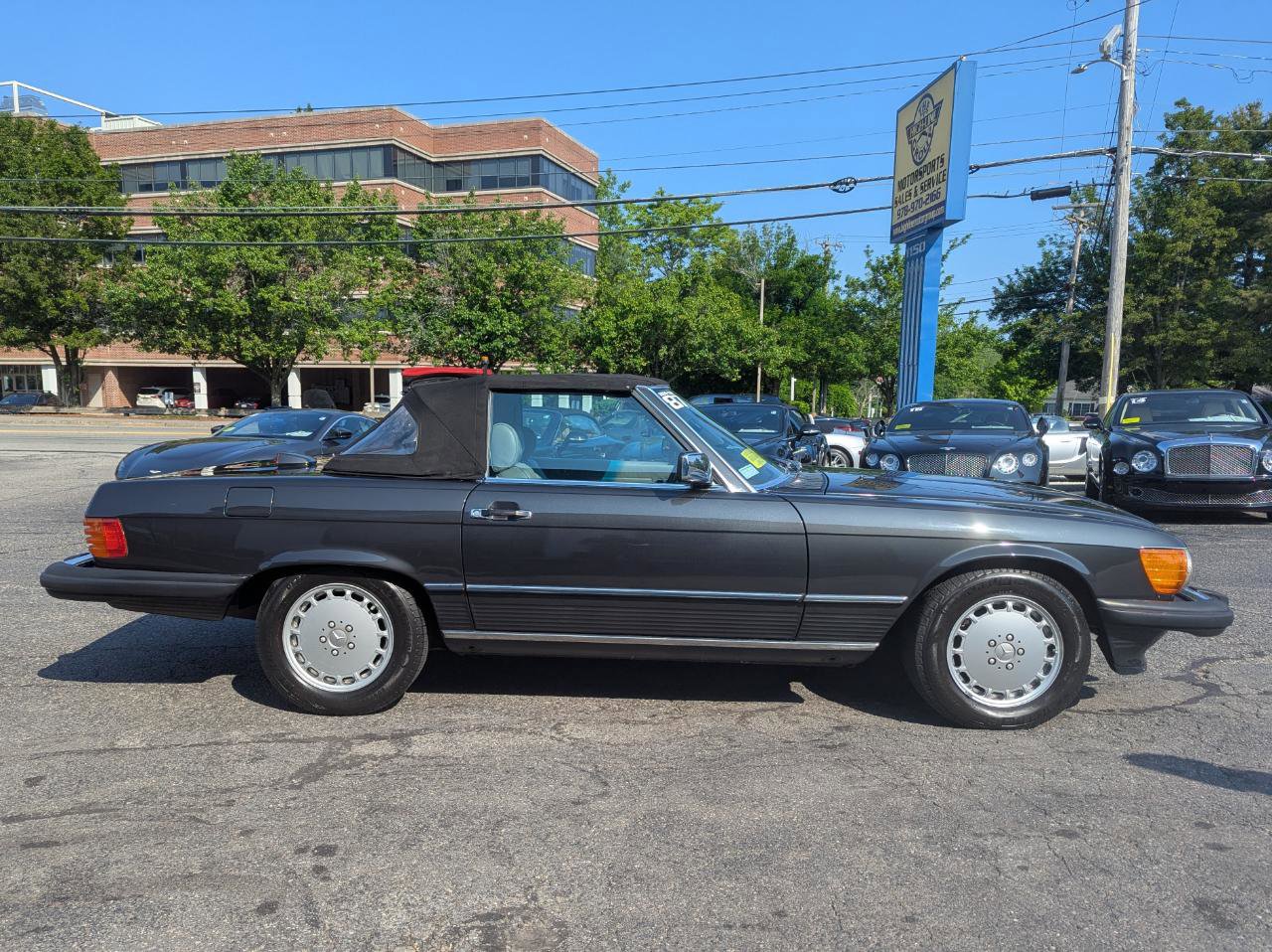 Used 1987 Mercedes-Benz 560 SL image 6
