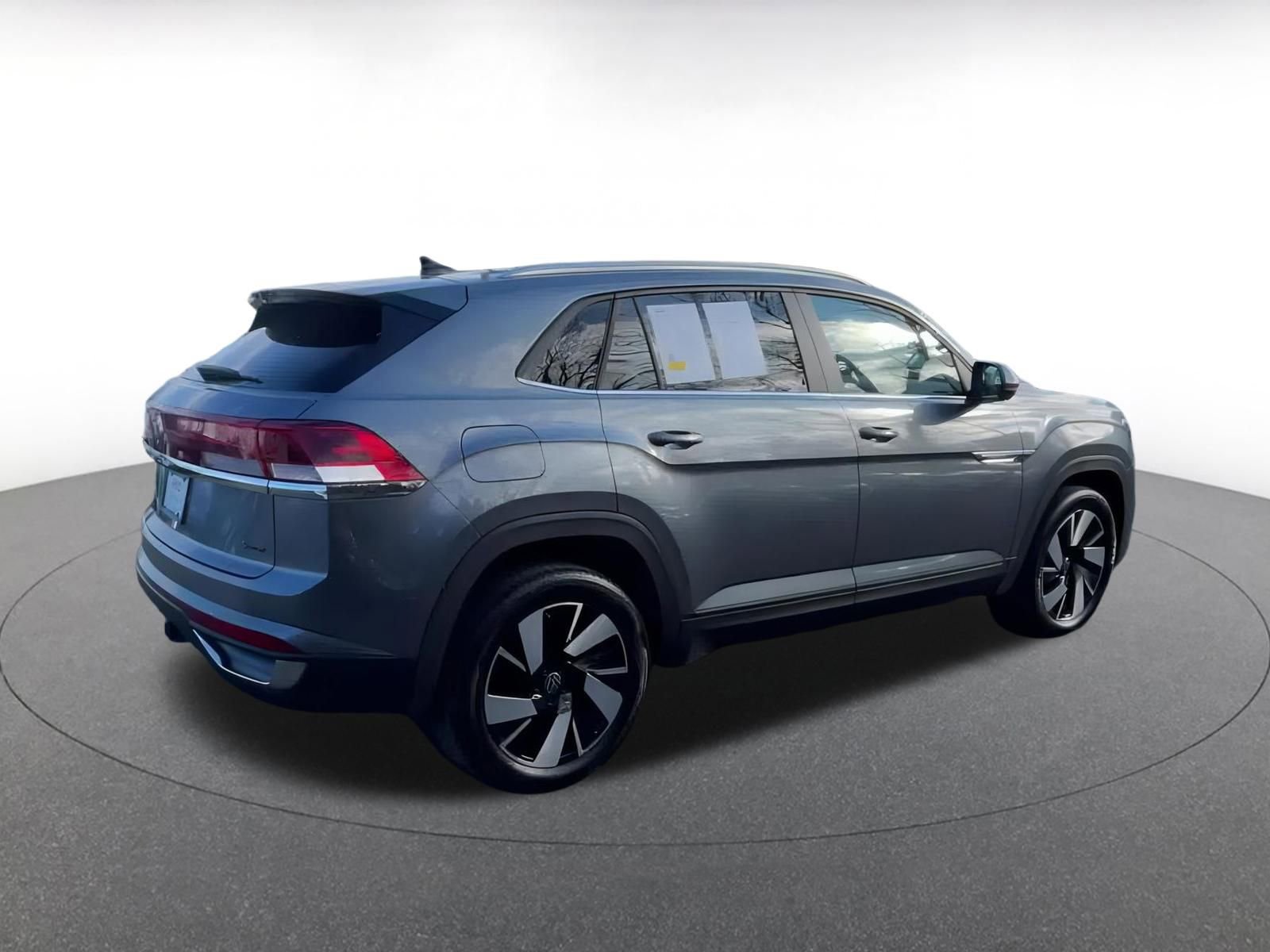 Used 2025 Volkswagen Atlas Cross Sport SE image 14