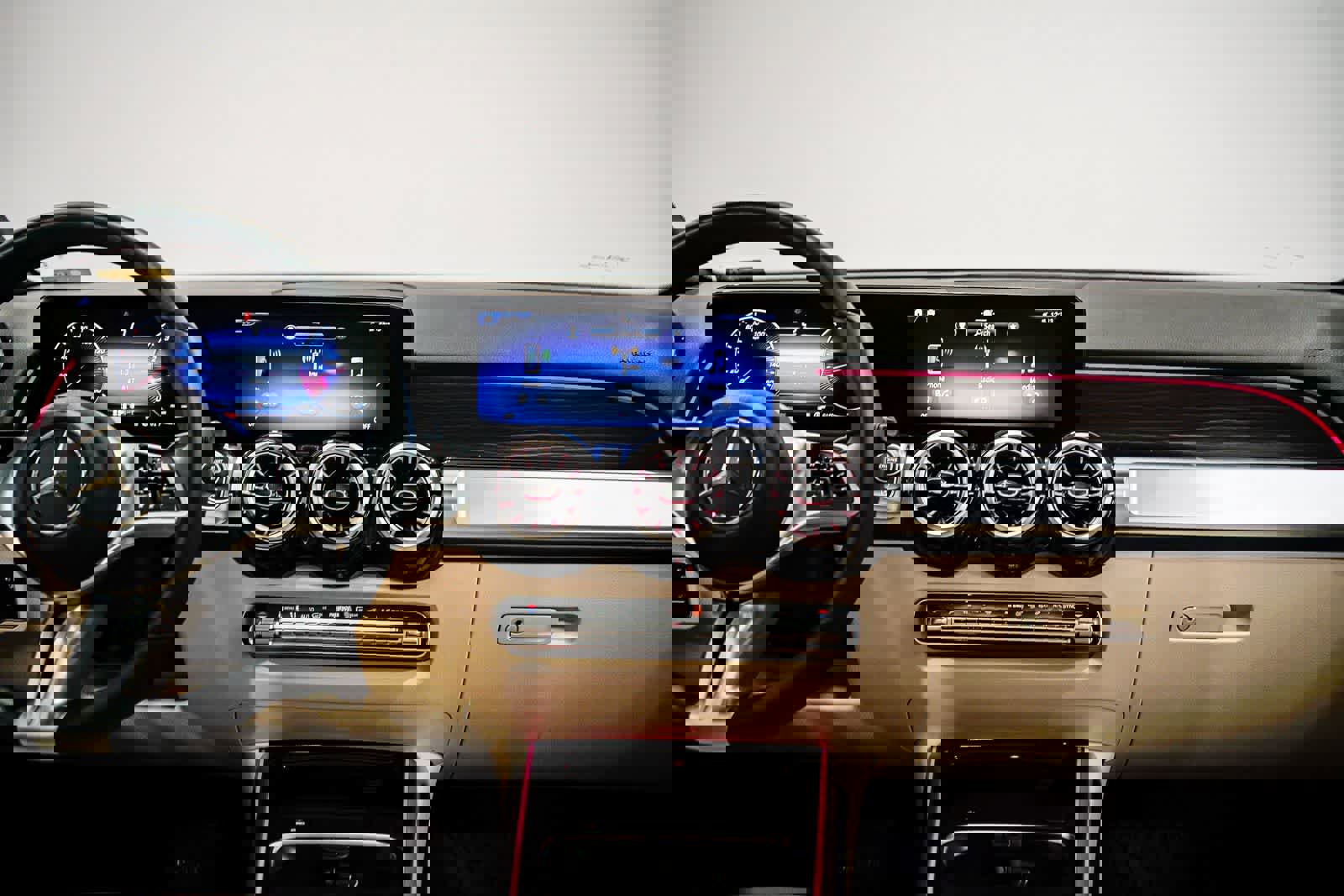 Used 2026 Mercedes-Benz GLB 250 image 13