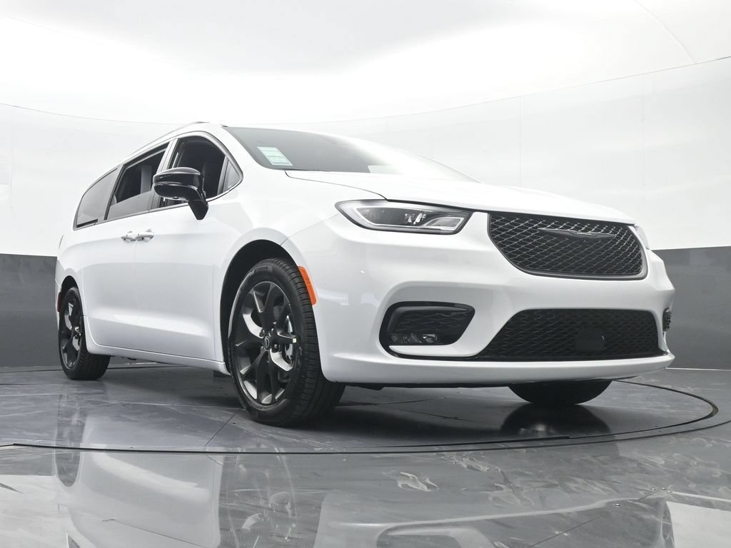 New 2026 Chrysler Pacifica Limited w/ S Appearance Package FWD image 58