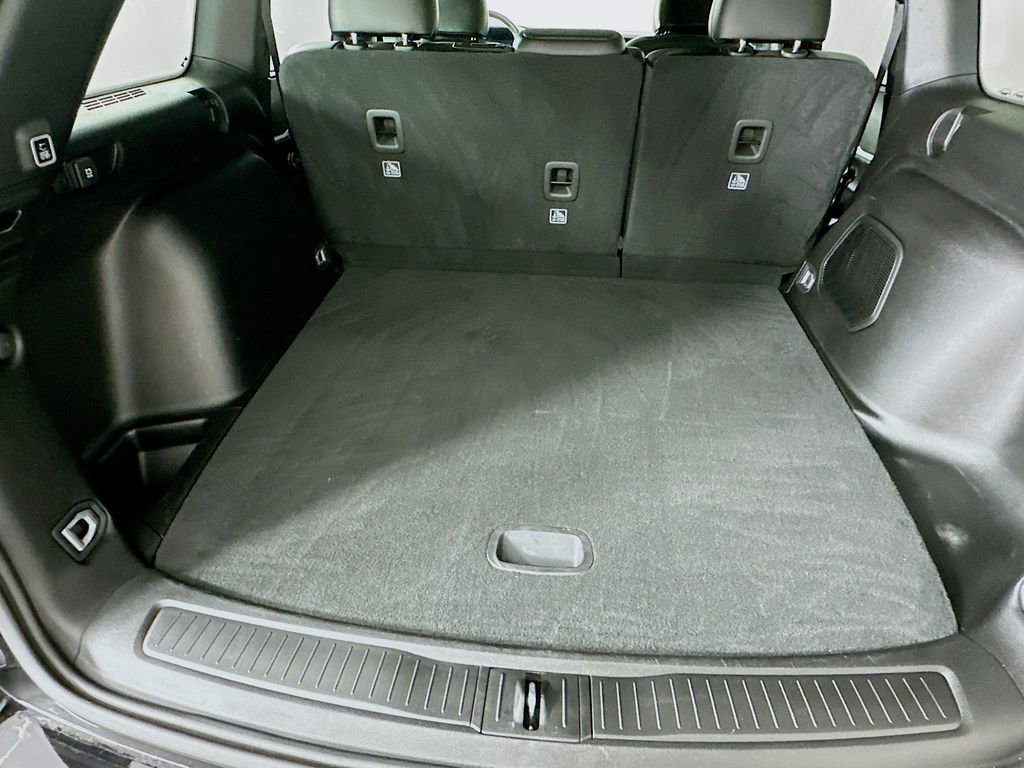 Certified 2025 Jeep Grand Cherokee Limited w/ Luxury Tech Group II image 39