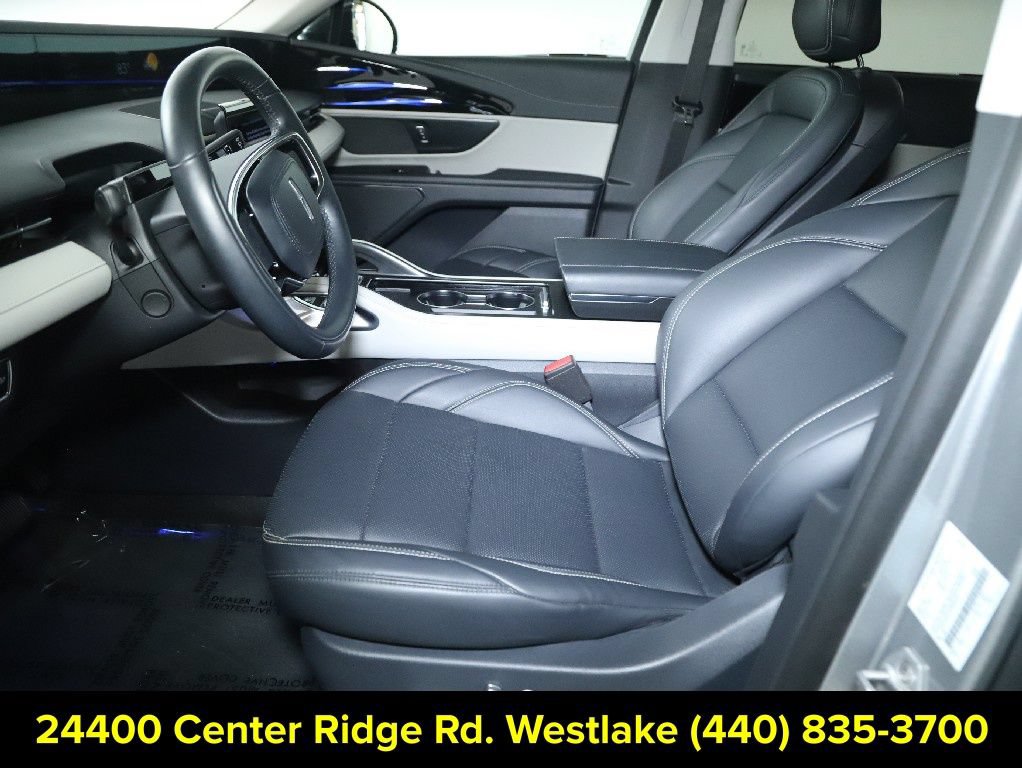 Used 2025 Lincoln Nautilus Premier AWD/4WD image 18
