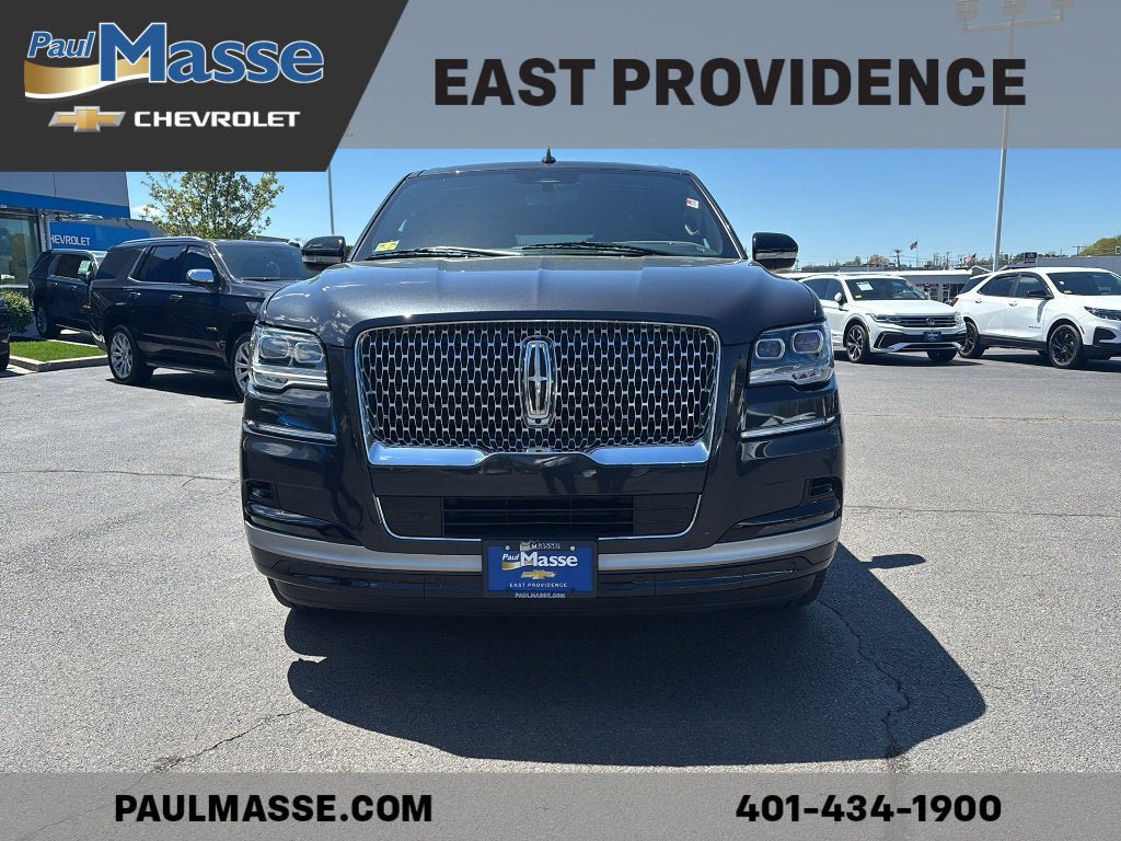 Used 2023 Lincoln Navigator L Reserve AWD/4WD image 2