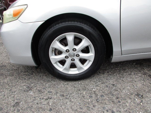 Used 2010 Toyota Camry LE FWD image 13