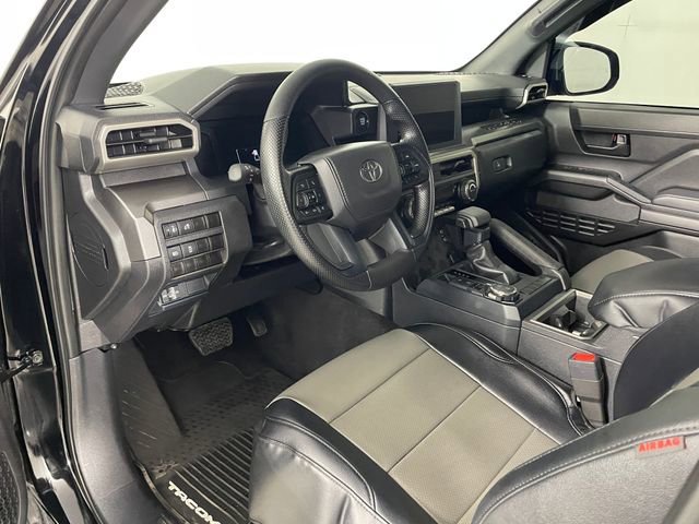 Used 2025 Toyota Tacoma SR5 AWD/4WD image 3