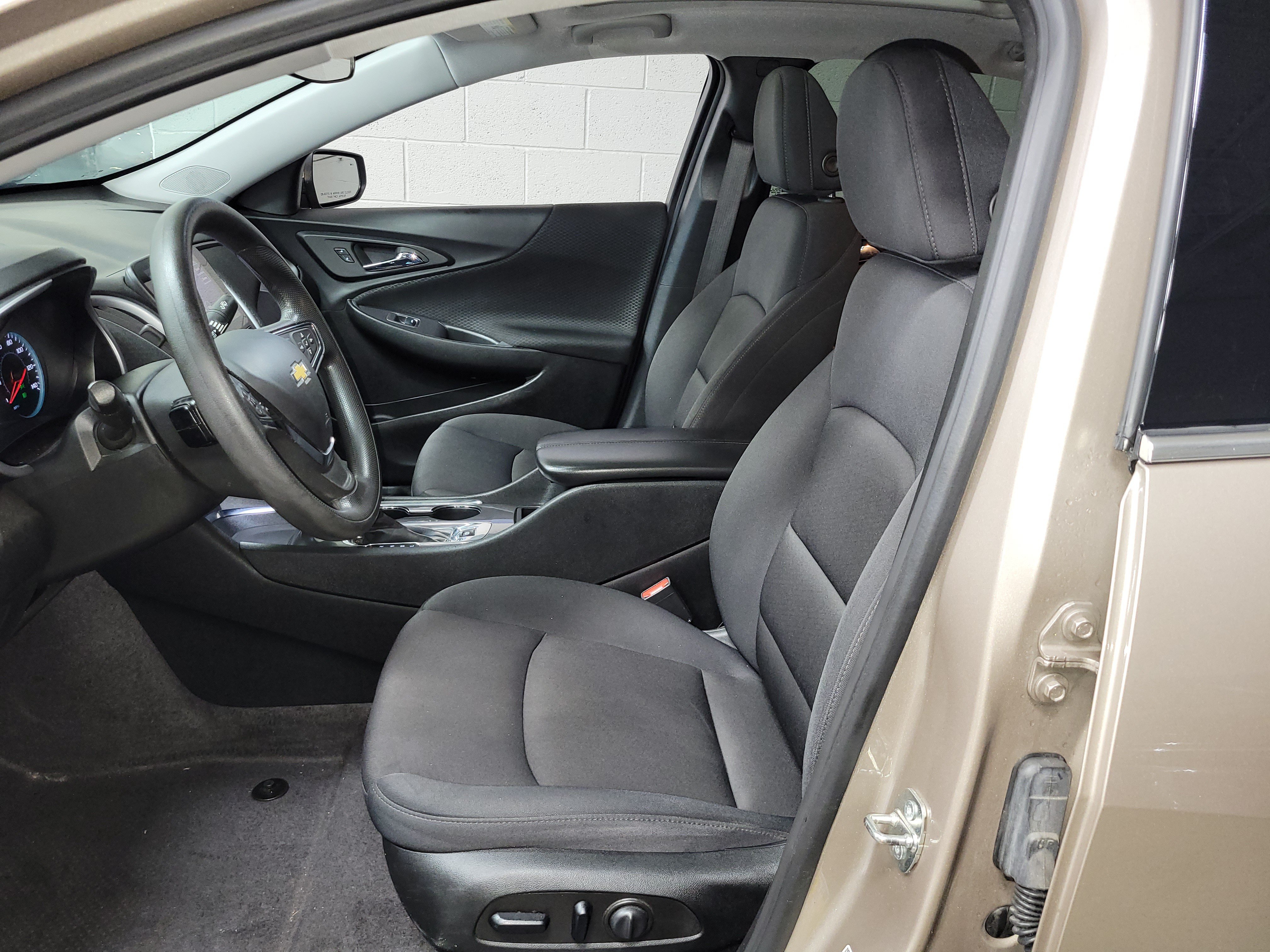 Used 2023 Chevrolet Malibu LT w/ Driver Confidence Package FWD image 14