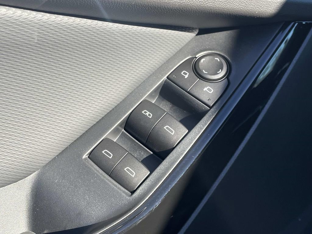 New 2026 Chevrolet Equinox LT w/ Convenience Package II FWD image 16