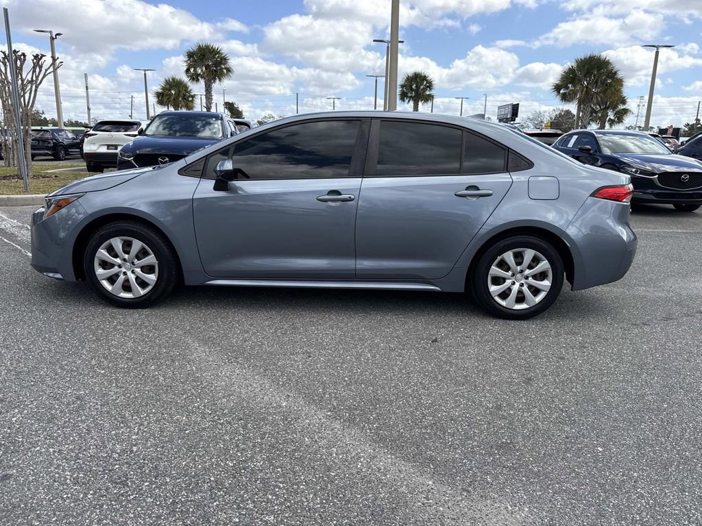 Used 2021 Toyota Corolla LE image 7