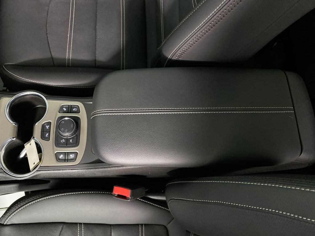 Certified 2023 GMC Terrain Denali w/ Denali Premium Package AWD/4WD image 21