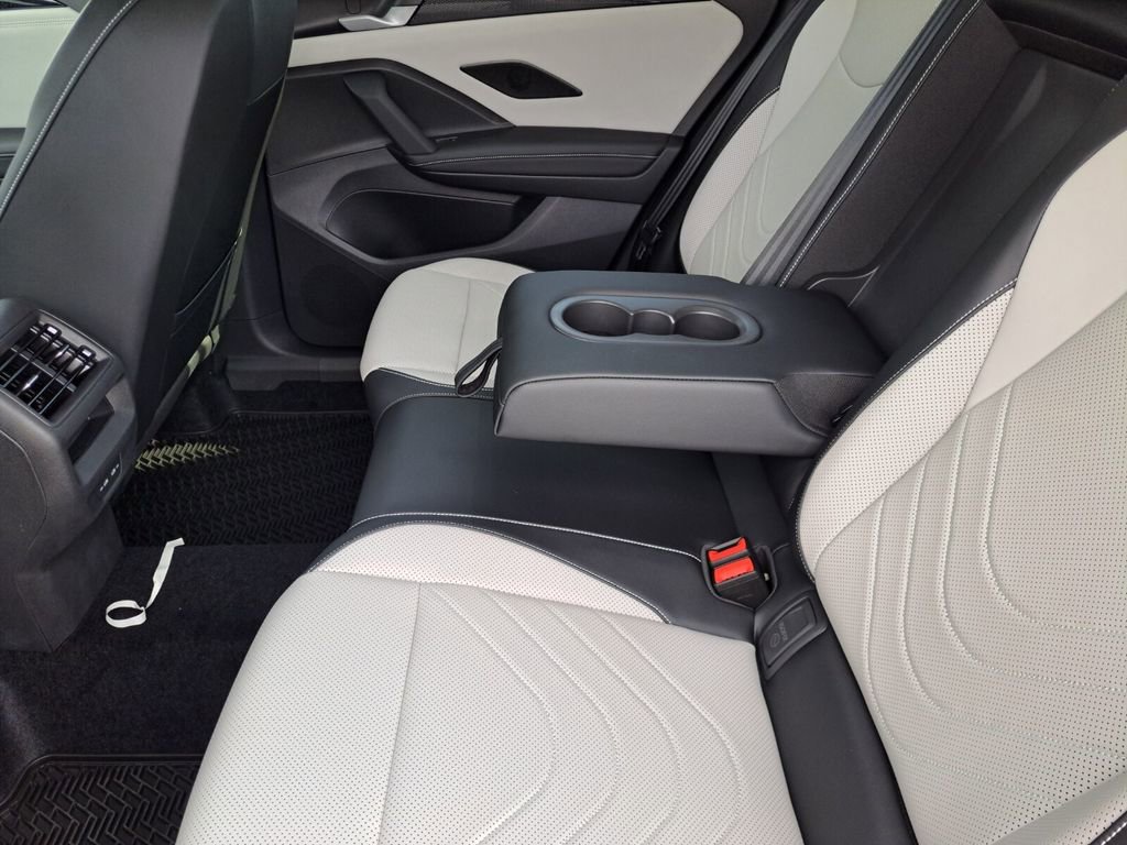 New 2025 Volkswagen Tiguan SE image 22