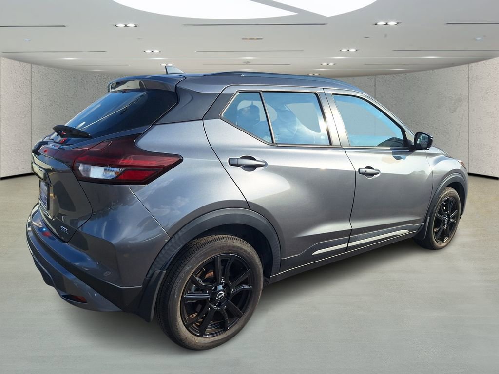 Used 2023 Nissan Kicks SR w/ SR Premium Package image 5