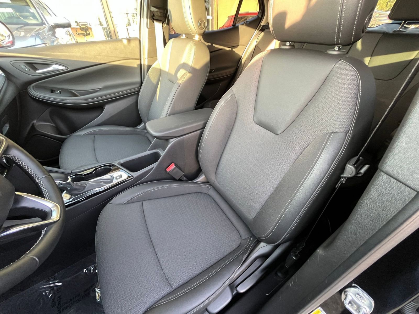 Used 2025 Buick Encore GX Preferred image 37