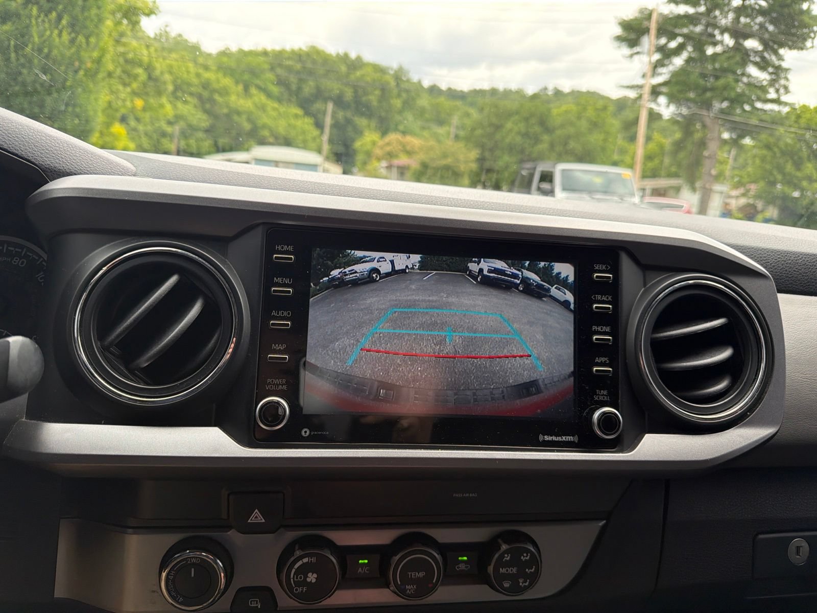 Used 2020 Toyota Tacoma SR5 w/ Technology Package AWD/4WD image 20