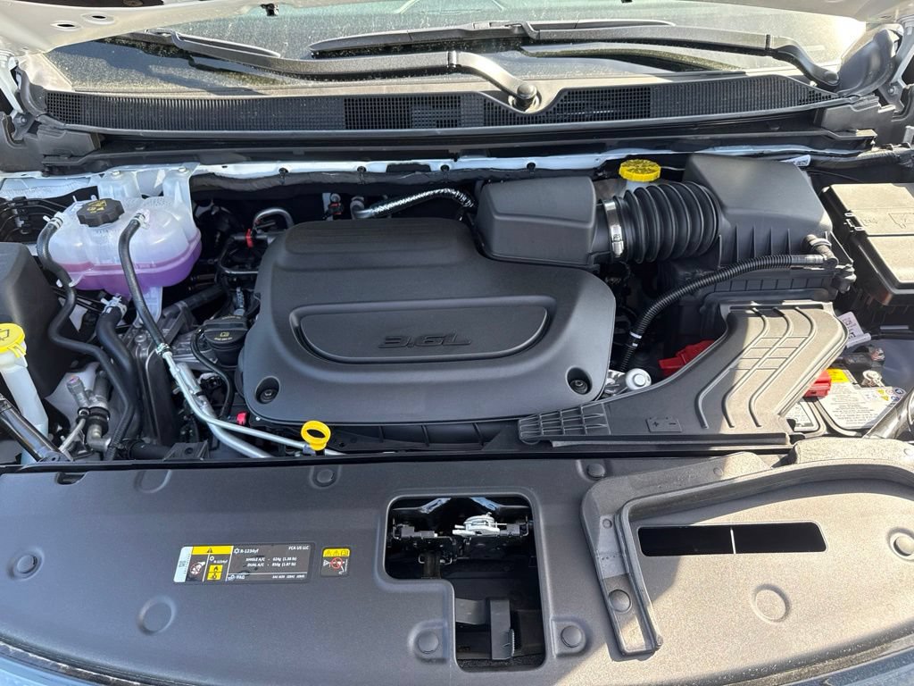 New 2027 Chrysler Pacifica Limited AWD/4WD image 30