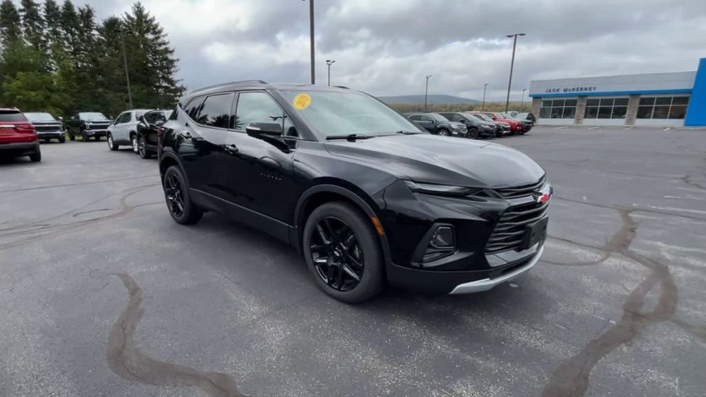 Used 2019 Chevrolet Blazer LT image 2