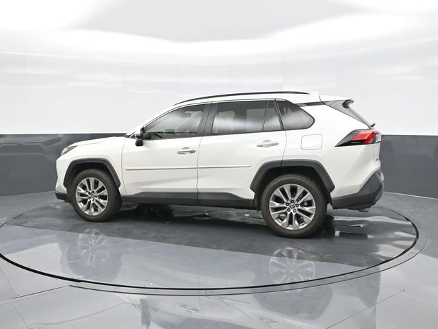 Used 2022 Toyota RAV4 Limited FWD image 5