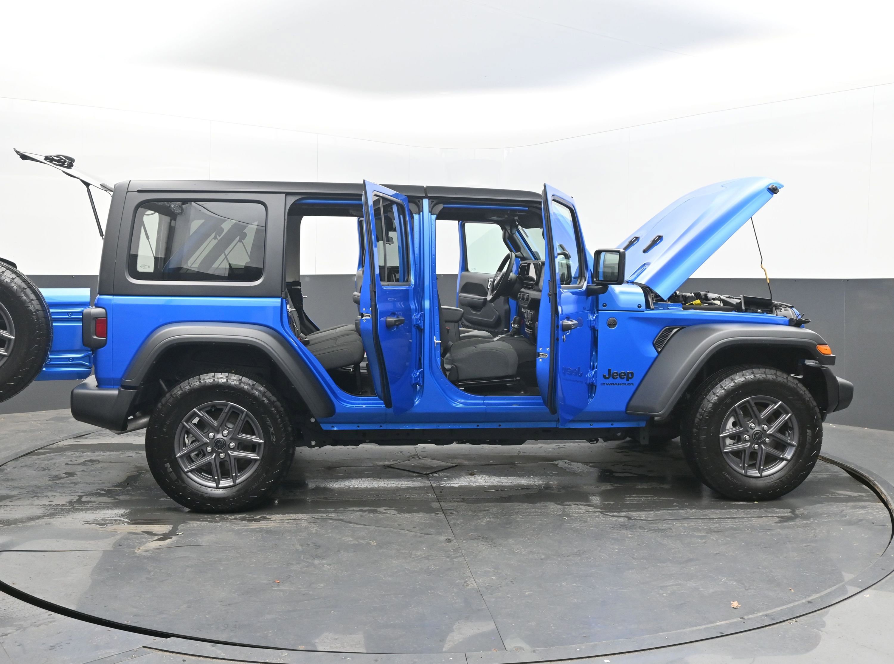 Used 2025 Jeep Wrangler Sport S image 46