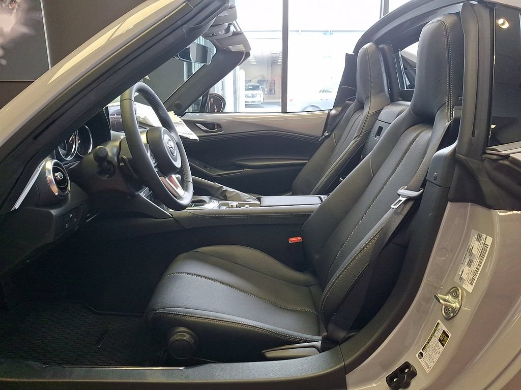 New 2026 MAZDA MX-5 Miata RF Grand Touring w/ Weather Package RWD image 9