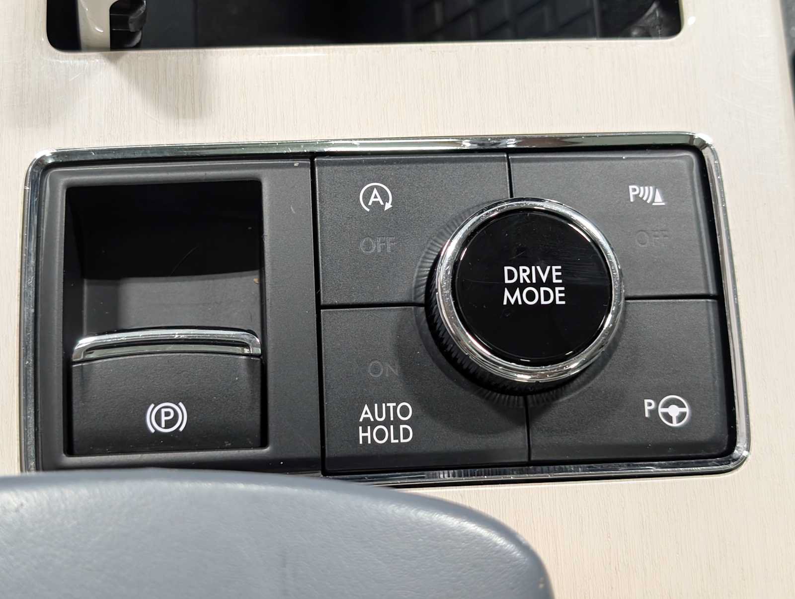 Used 2021 Lincoln Navigator L Black Label w/ Cargo Convenience Package AWD/4WD image 31