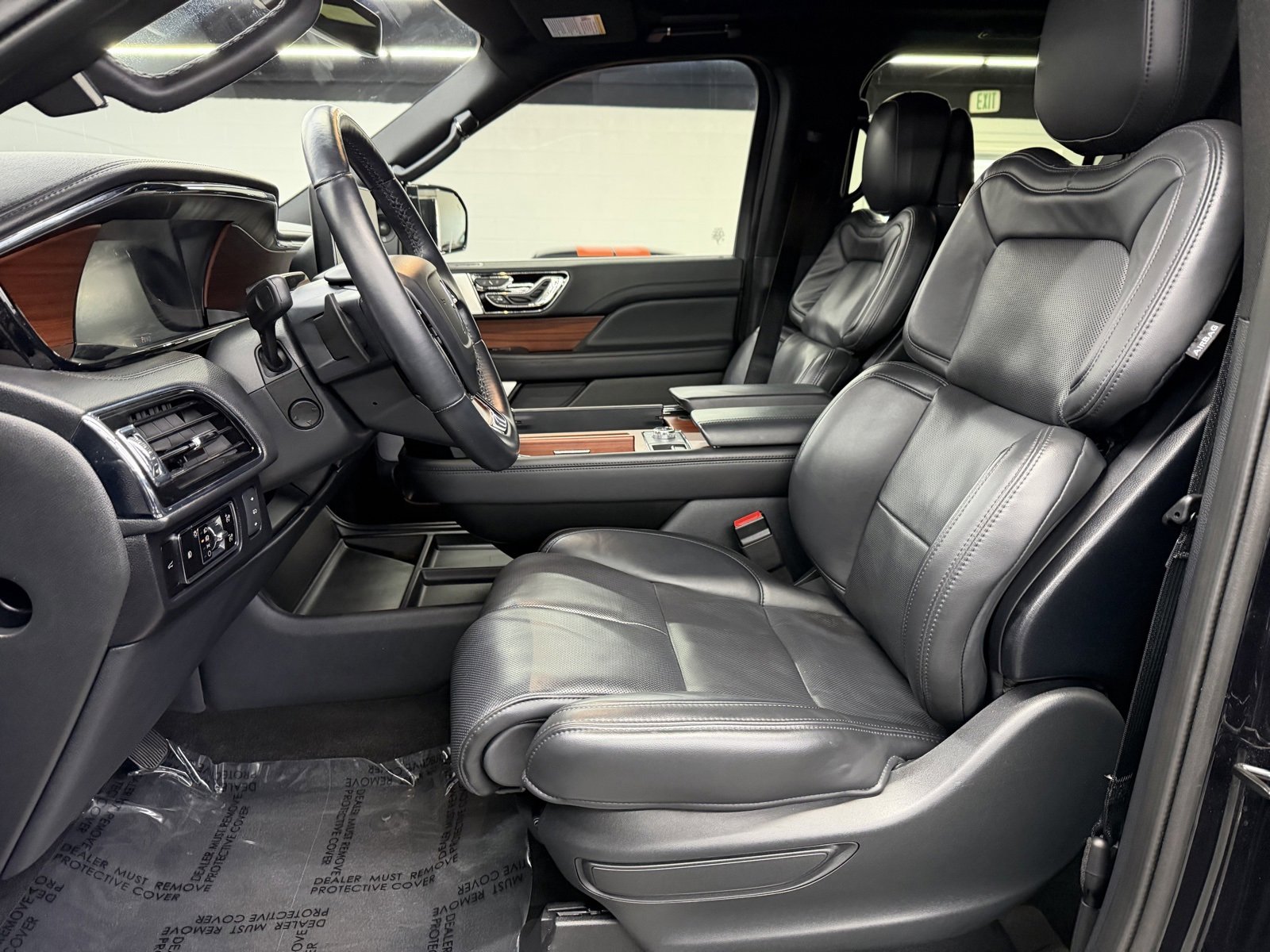 Used 2023 Lincoln Navigator Reserve image 20