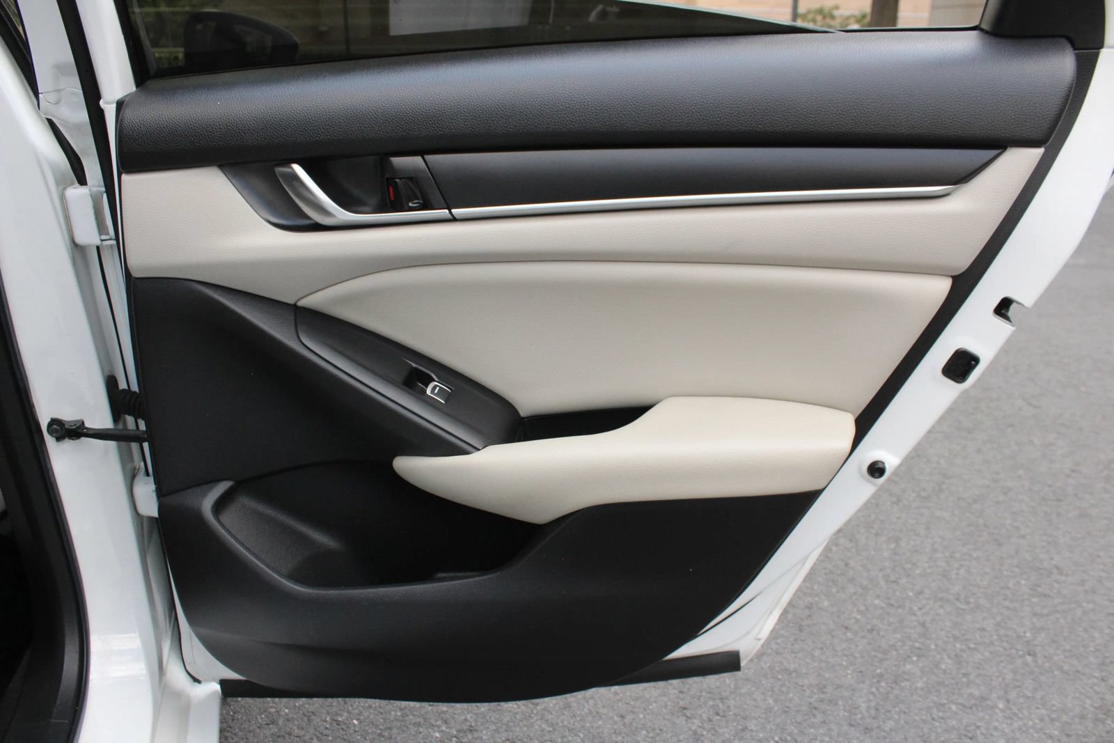Used 2021 Honda Accord LX image 24