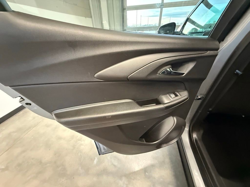 Used 2025 Chevrolet TrailBlazer LT image 13