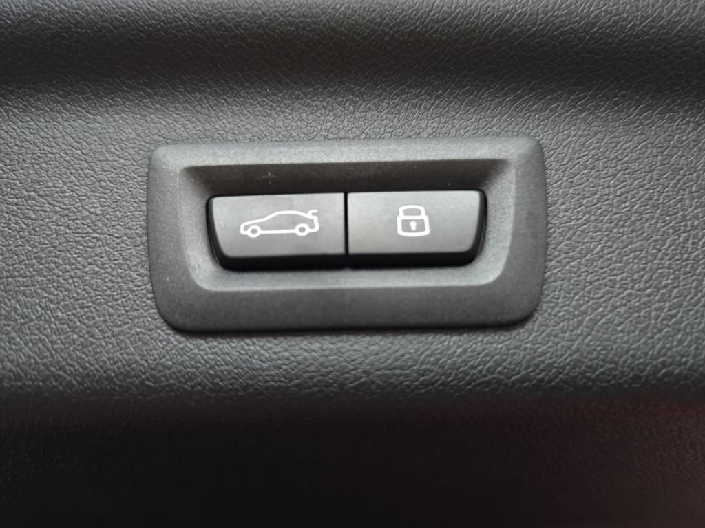 Used 2026 BMW X1 xDrive28i AWD/4WD image 16