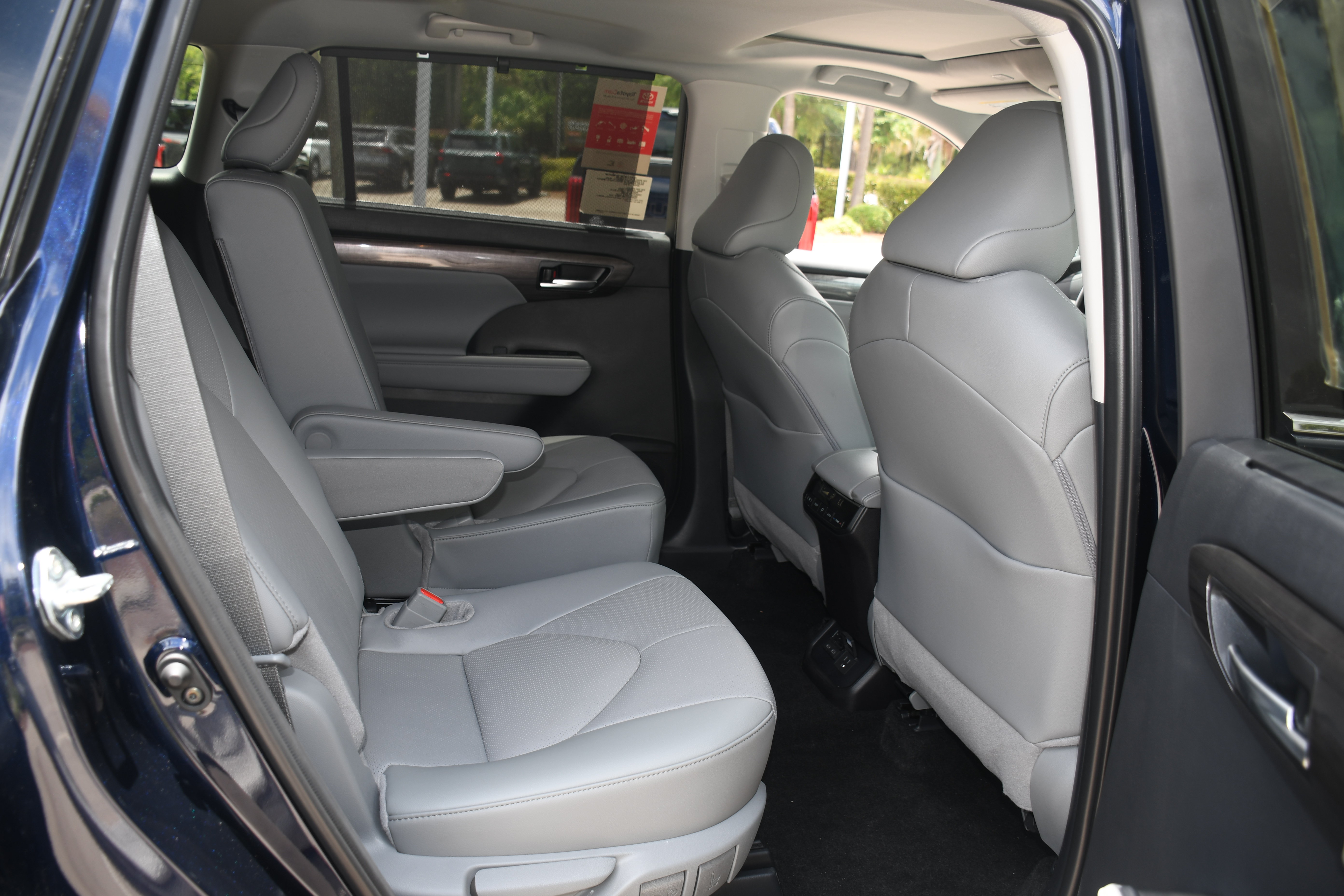 New 2026 Toyota Highlander Limited AWD/4WD image 10