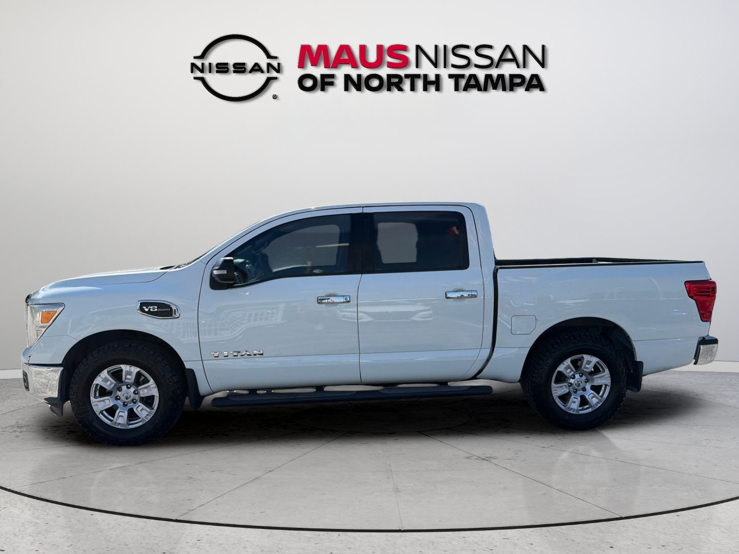 Used 2017 Nissan Titan SV RWD image 4