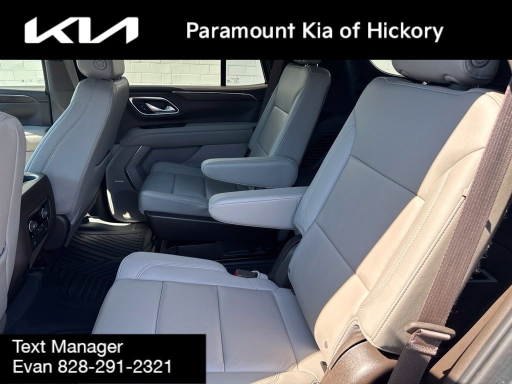 Used 2022 Chevrolet Tahoe Z71 w/ Luxury Package AWD/4WD image 17