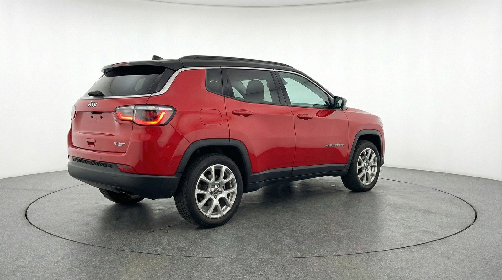 Used 2025 Jeep Compass Limited image 9