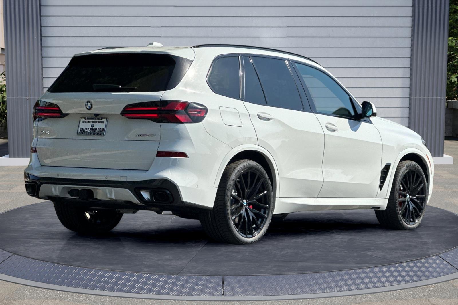 New 2026 BMW X5 xDrive40i image 4