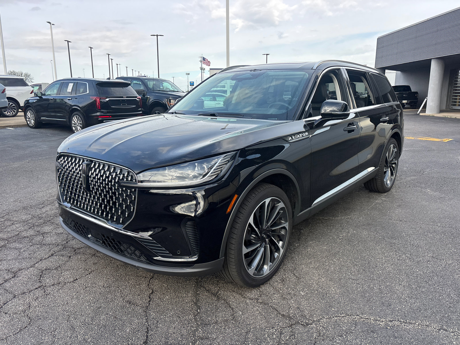 New 2026 Lincoln Aviator Reserve AWD/4WD image 3