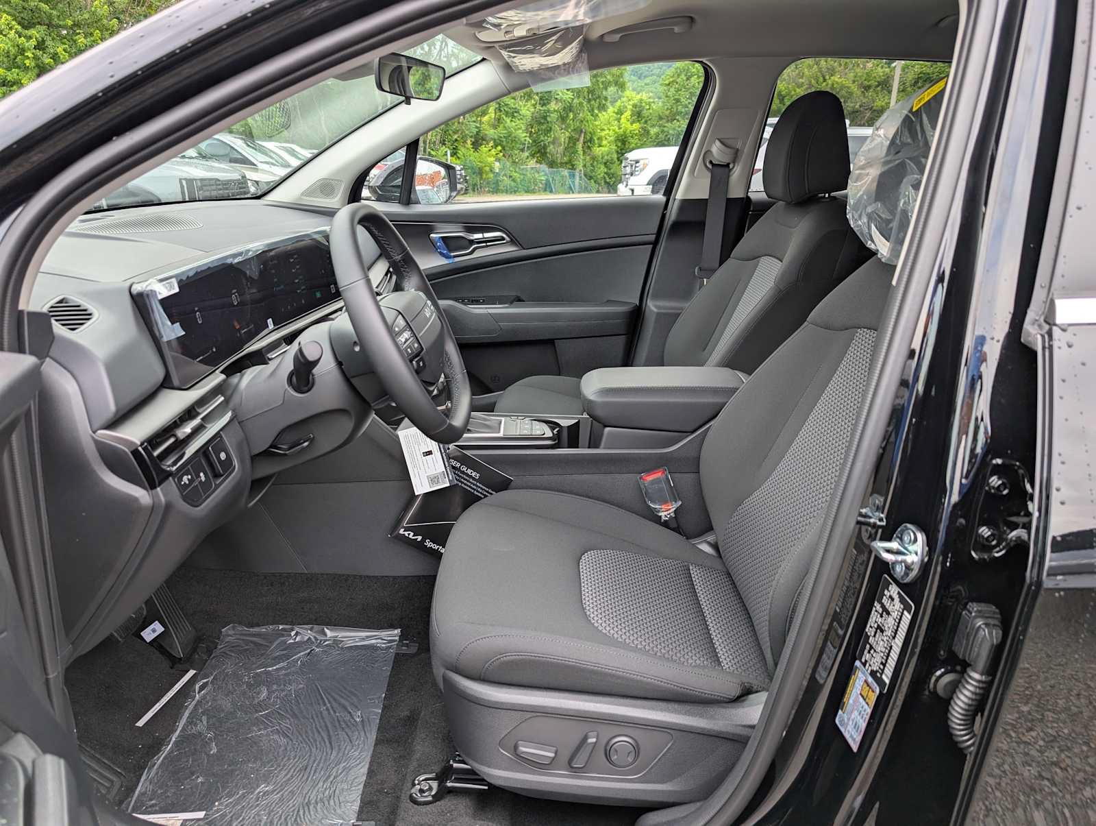 New 2026 Kia Sportage LX w/ LX Convenience Package AWD/4WD image 4