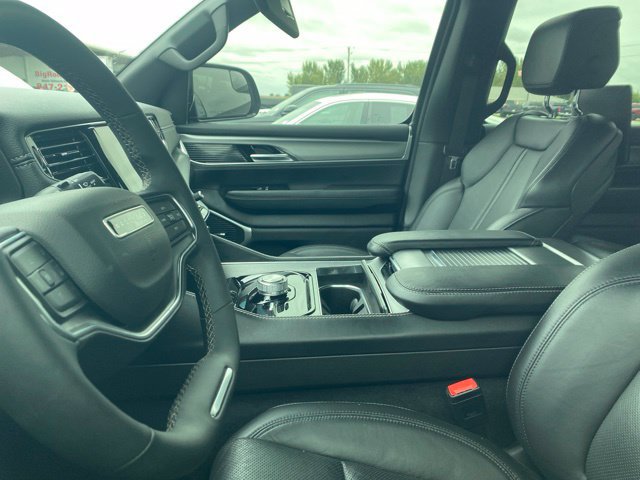 Used 2023 Jeep Wagoneer Series II AWD/4WD image 15