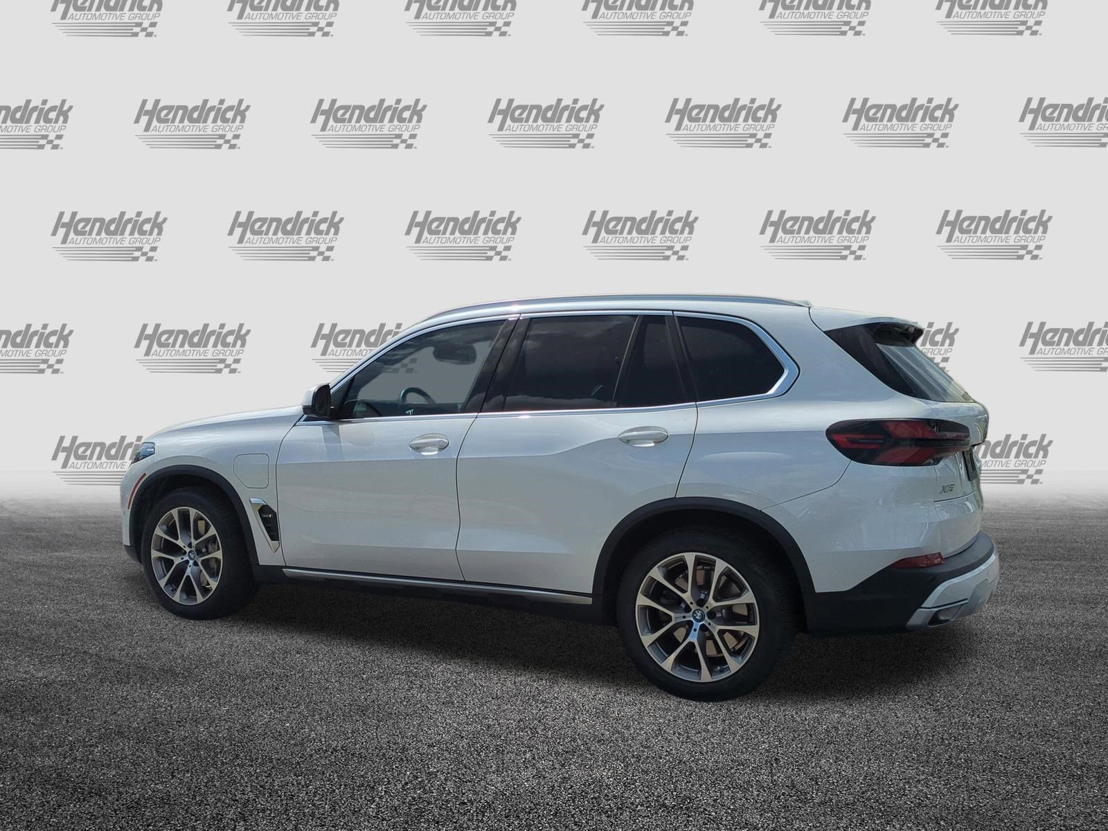 Certified 2024 BMW X5 xDrive50e w/ Premium Package image 8