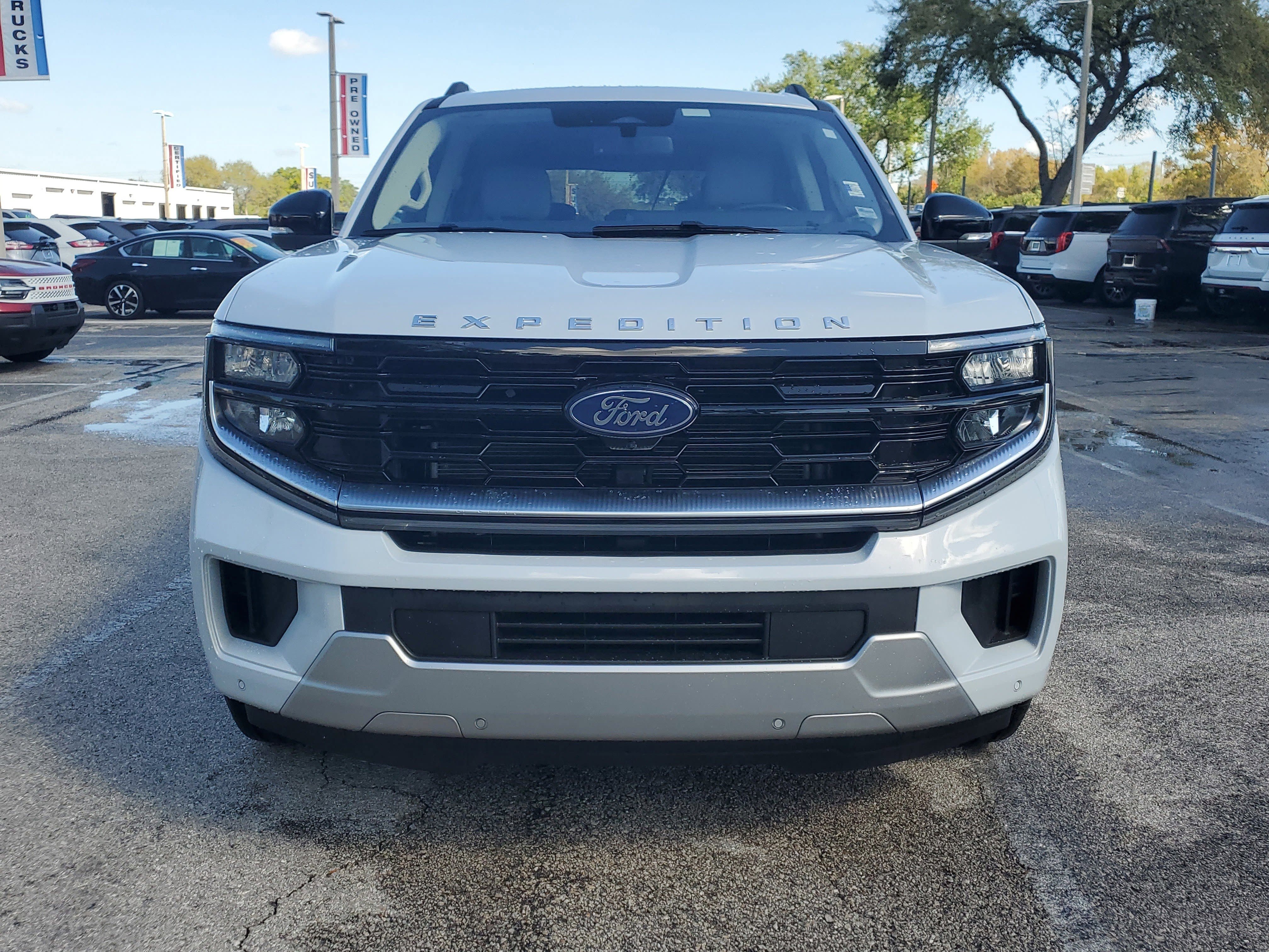 Certified 2025 Ford Expedition Platinum w/ Driver's Package image 2