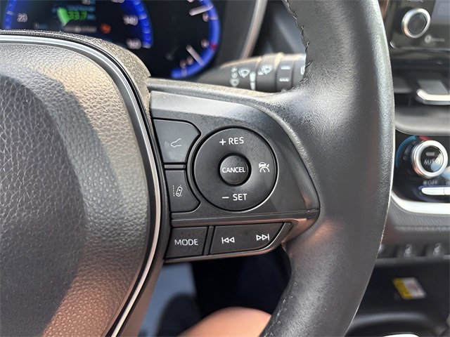 Used 2022 Toyota Corolla Cross XLE image 11